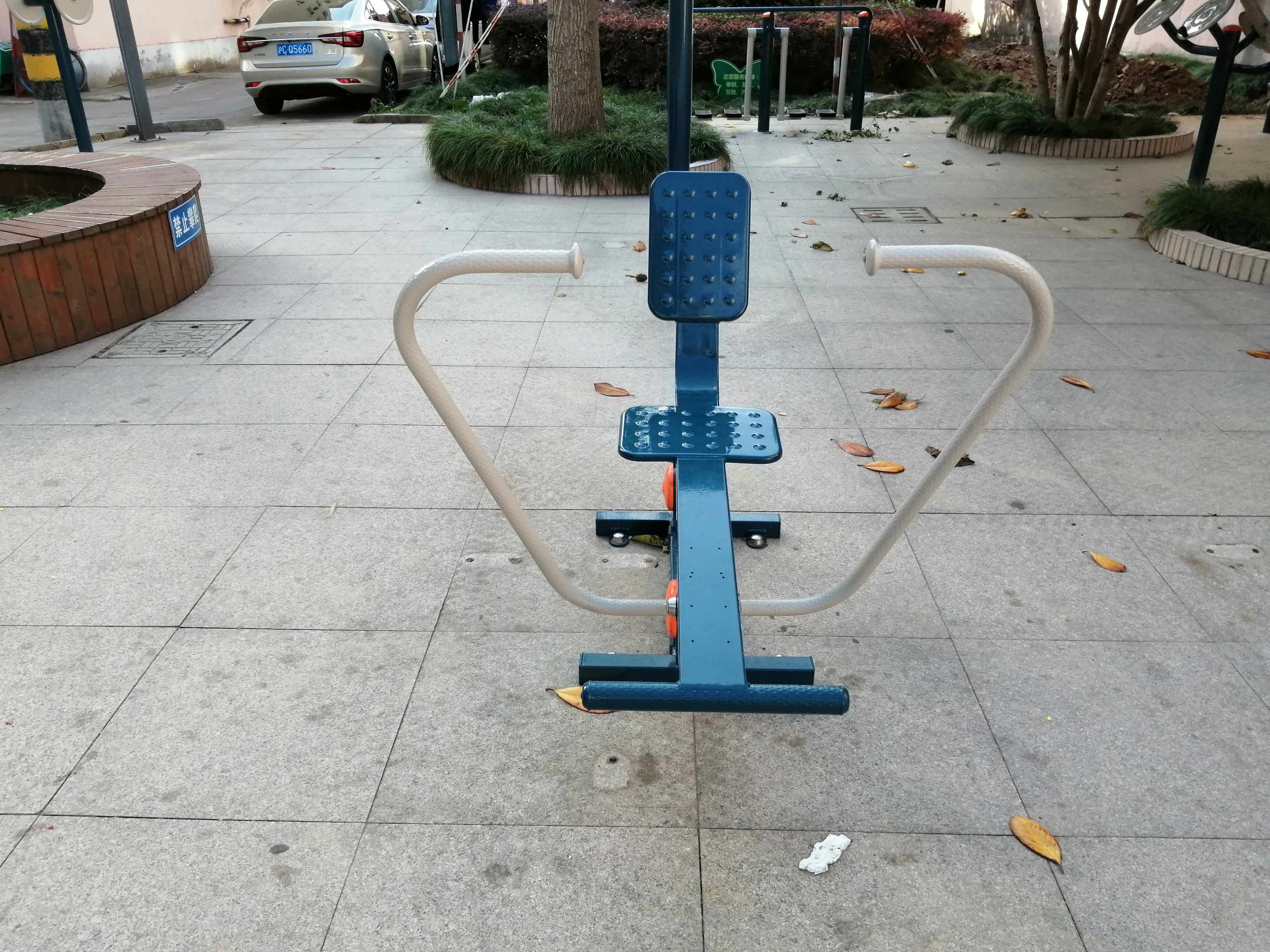 自重式划船器