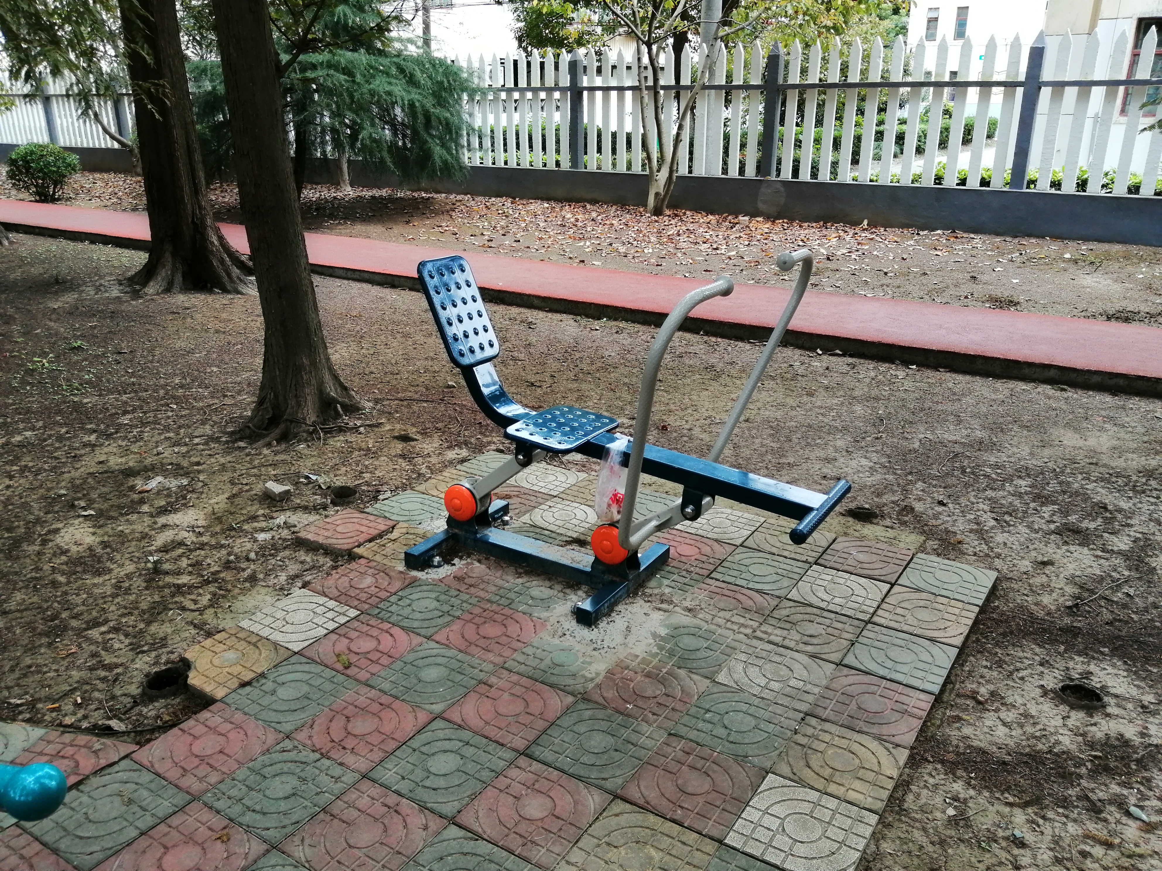 自重式划船器