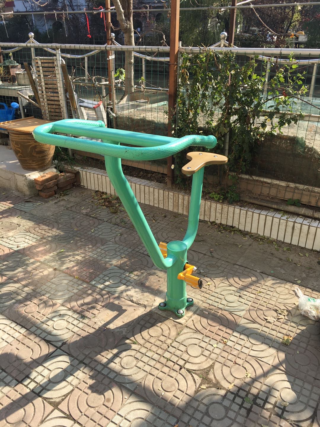 直立健身车