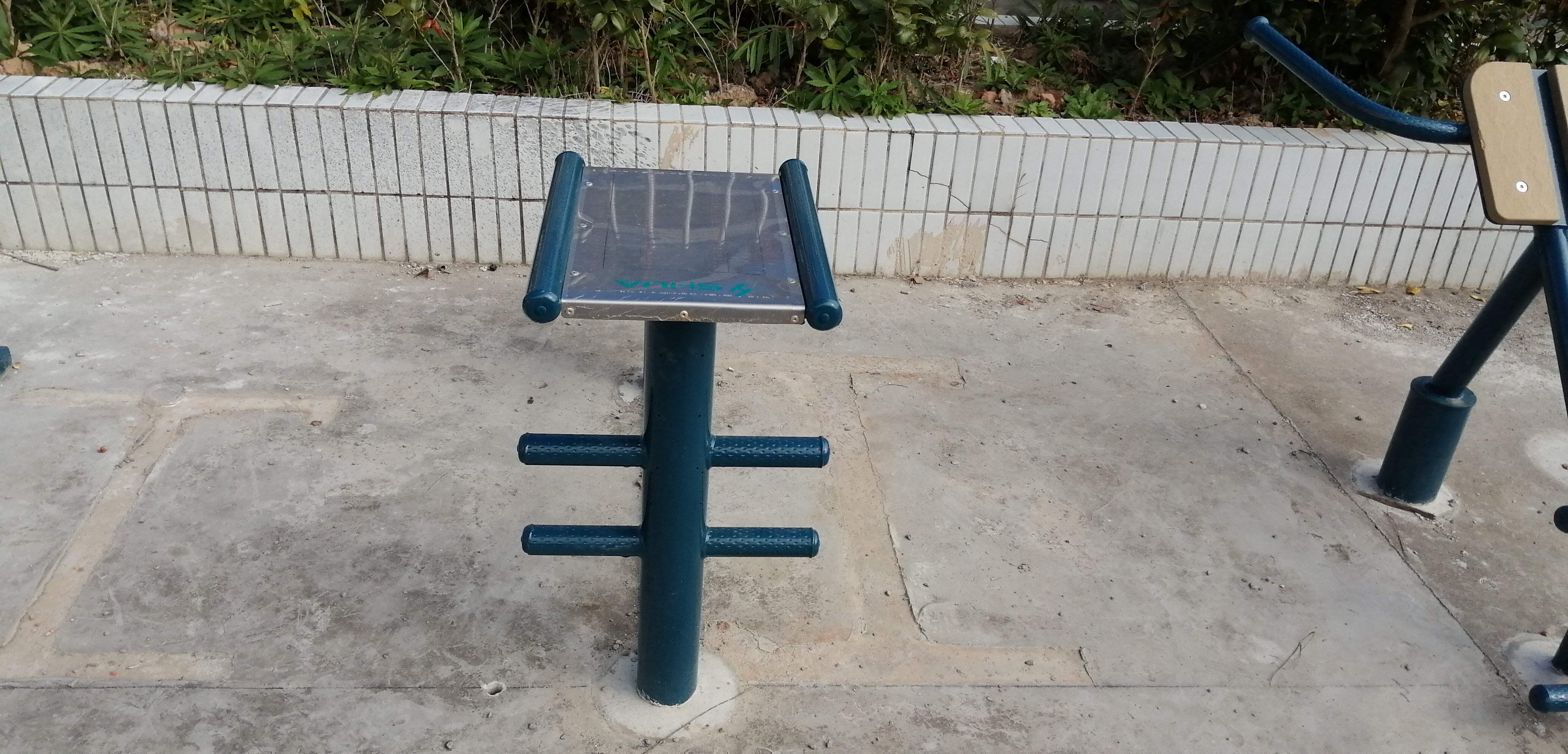坐推训练器