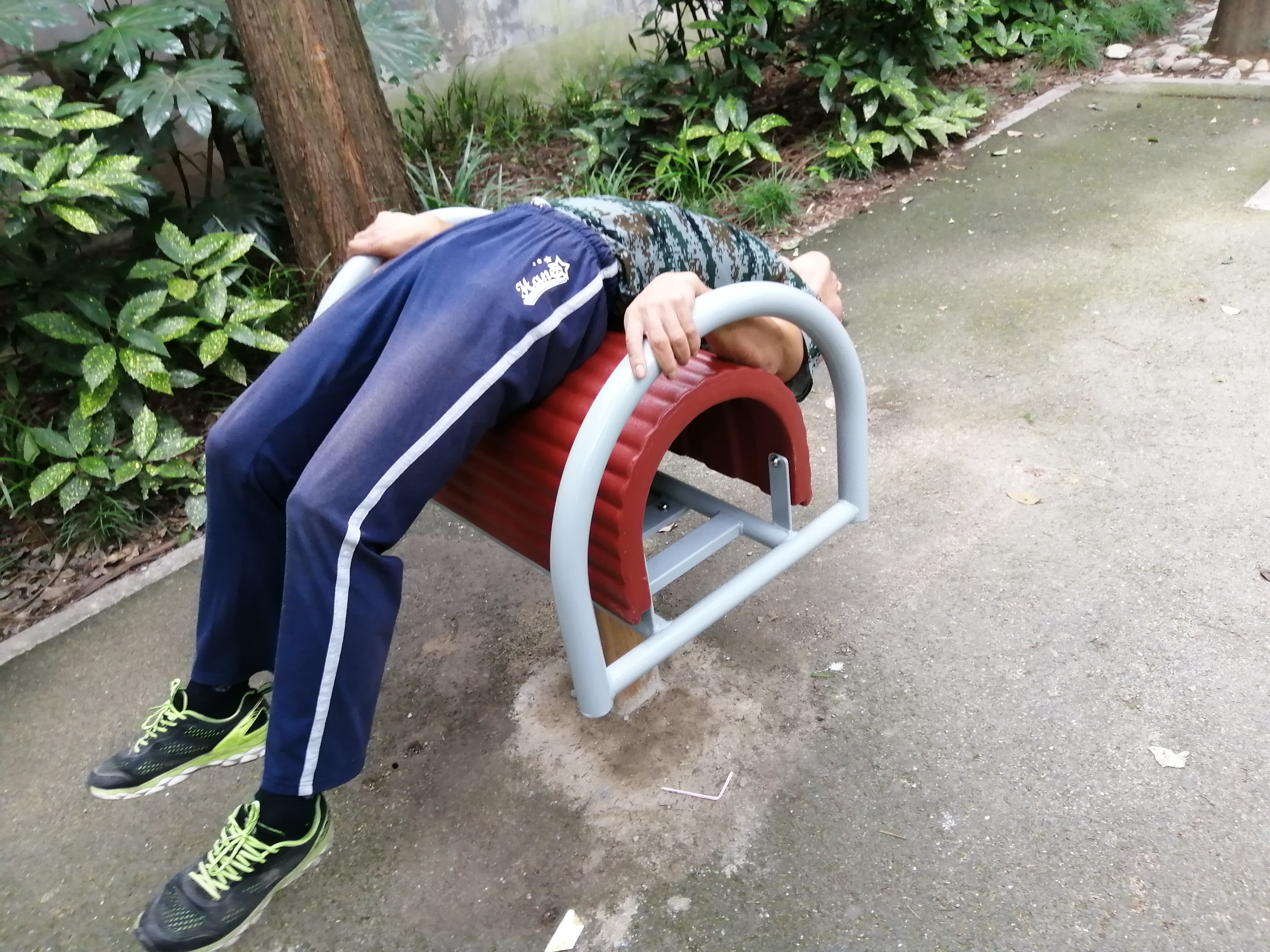 伸腰伸背器
