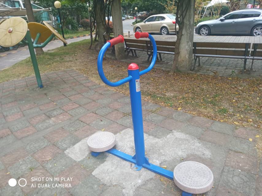 扭腰器