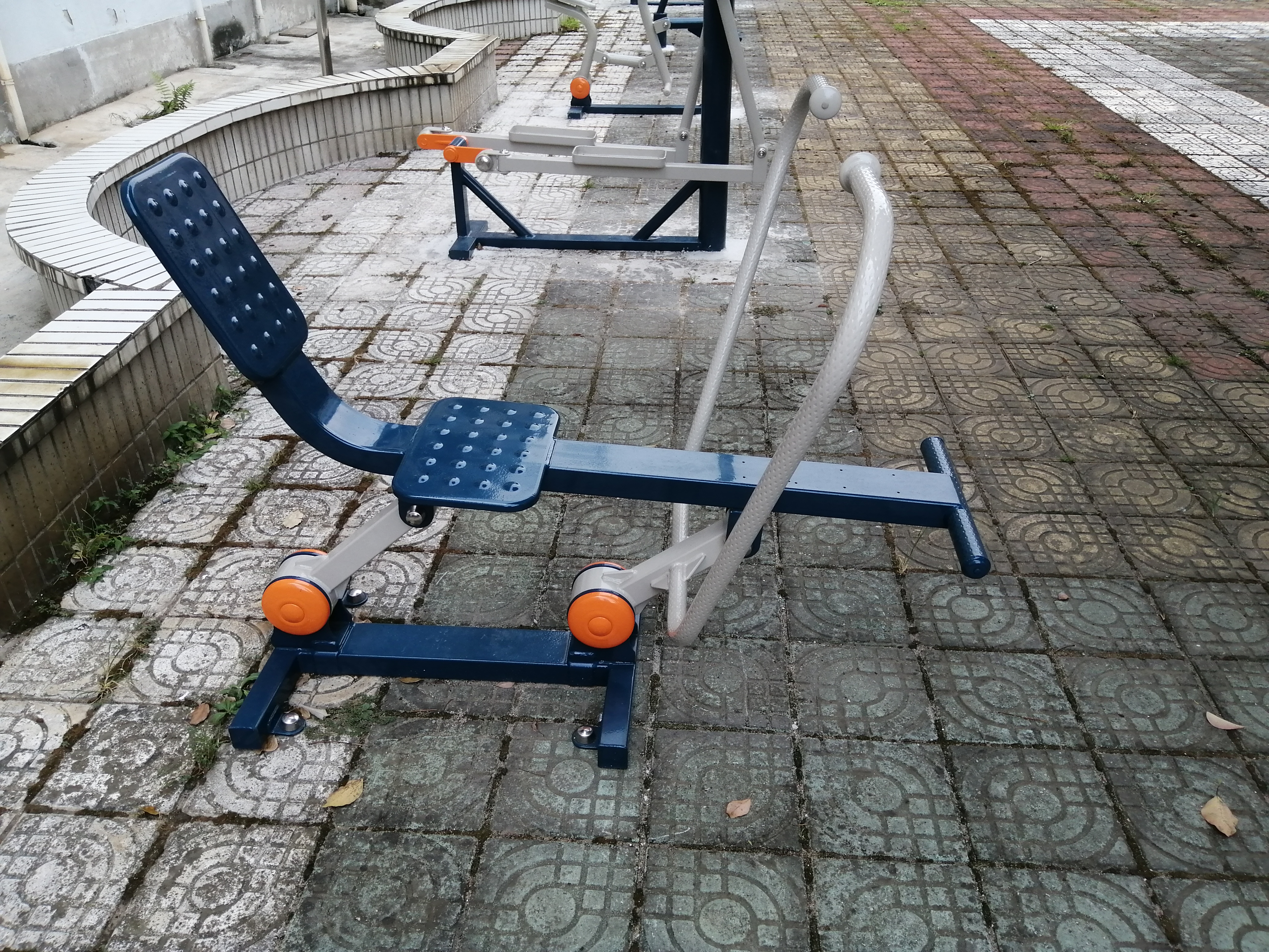 自重式划船器