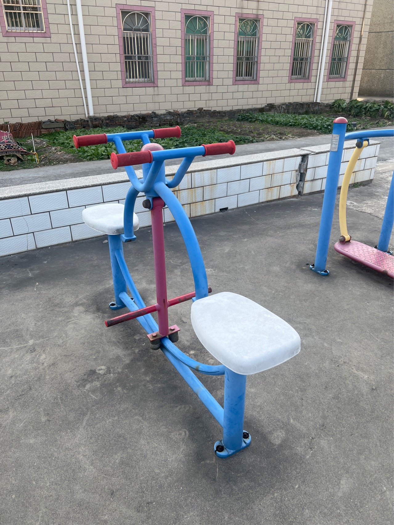 下肢锻炼器